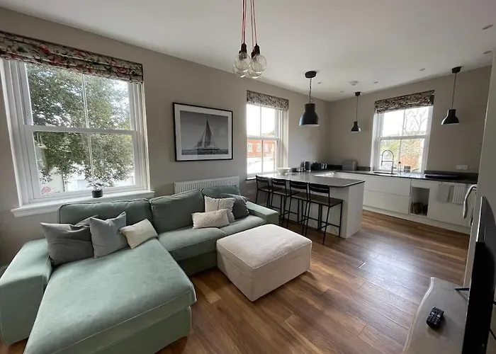 Nomi Homes - Budleigh Salterton - Exmouth - Exeter - The Coffers - Sleeps 4